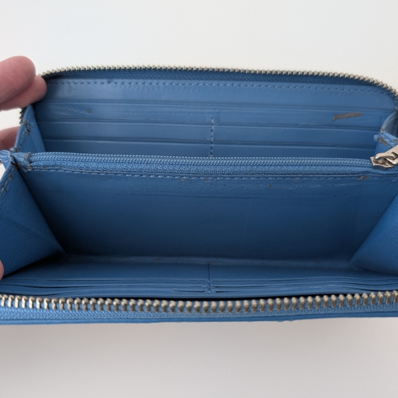 Coach Beige and Blue Zip Wallet - Picture 5 of 6